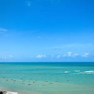 https://belissimo-flat-a-50-mts-da-praia-em-candeais-ao-lado-de.hotels-in-recife.com